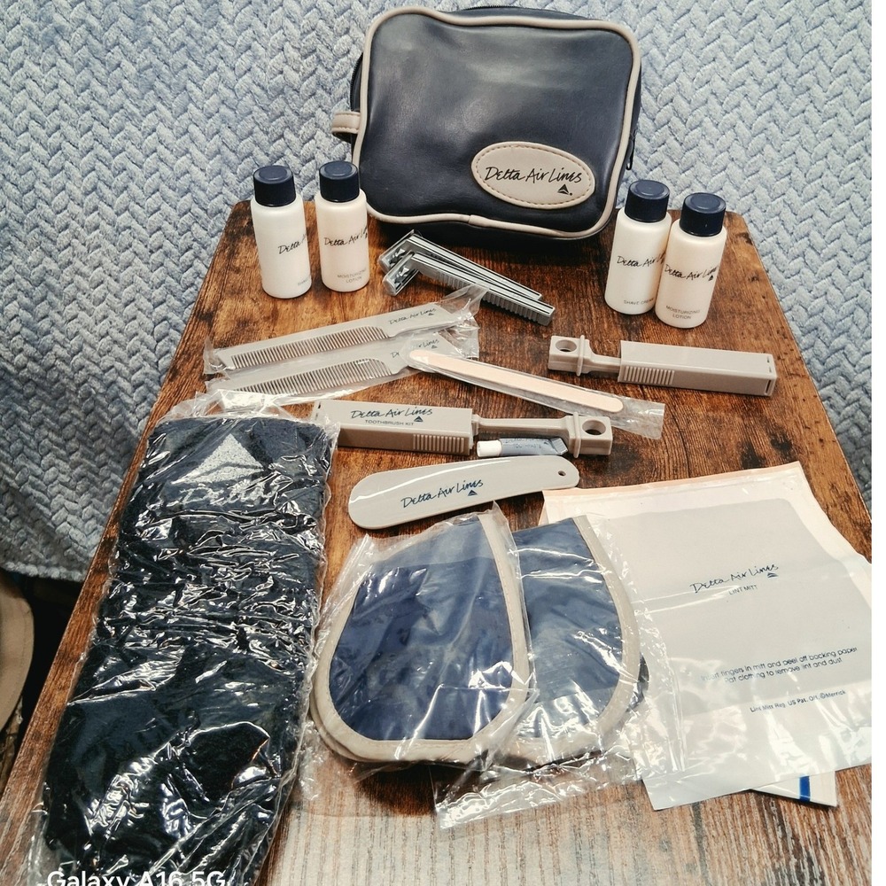 Vintage Delta Air Lines First Class Amenity Kit Navy Blue Pouch & Toiletries Set